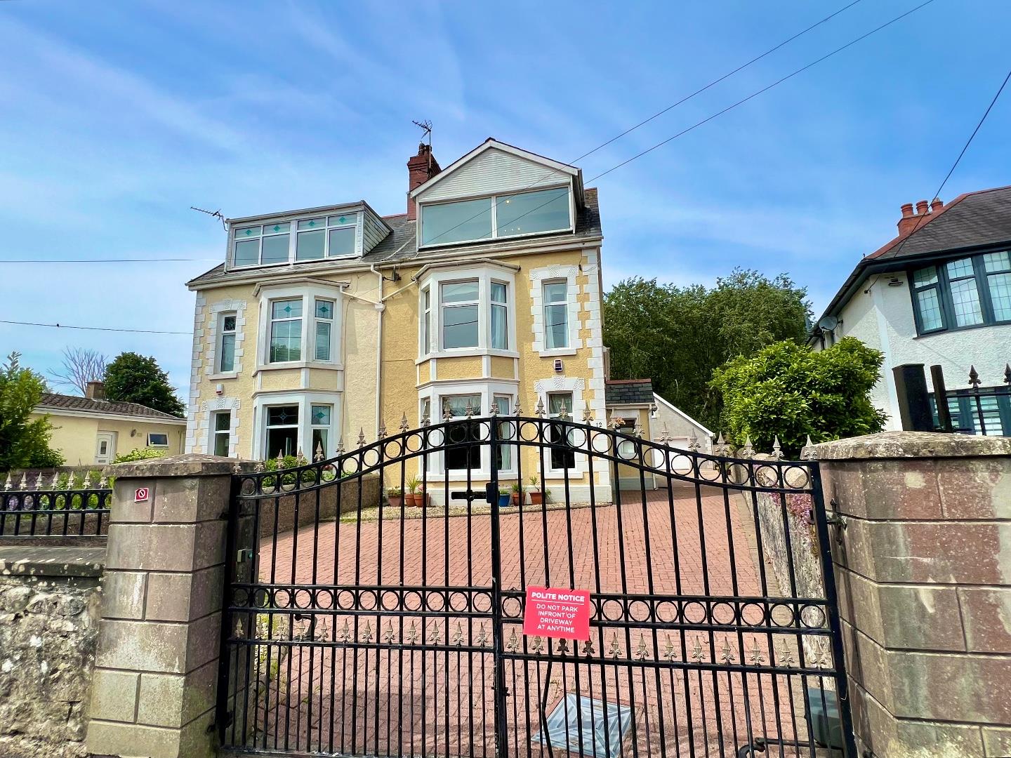 Beach Road, Porthcawl, Bridgend County Borough, CF36 5NH